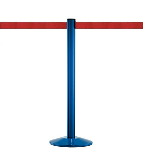 Poteau de guidage bleu à sangle étirable BELTRAC CLASSIC, sangle rouge