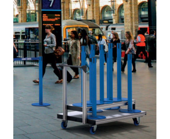 Chariot avec des poteaux