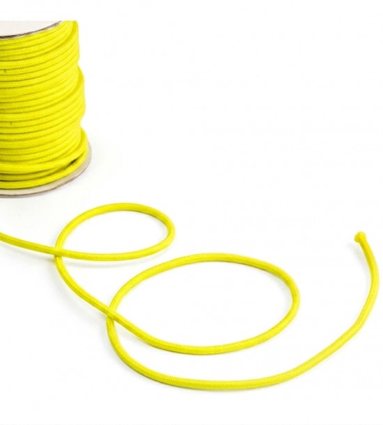 Bobina di cordone giallo semi-elastico 100m srotolato in anelli su fondo bianco